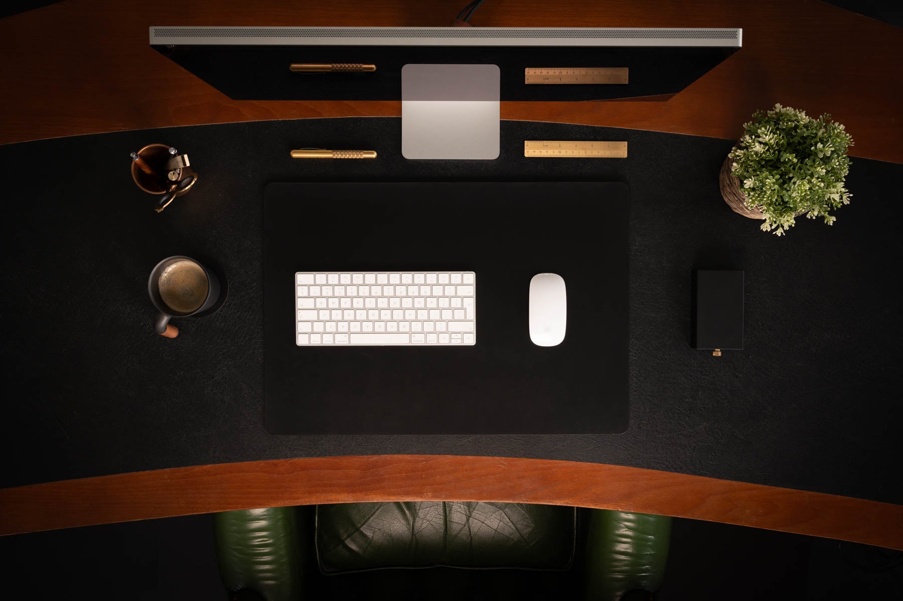 Black full-grain leather desk pad — personalised — CarveOn, made in Ireland#Color_Black