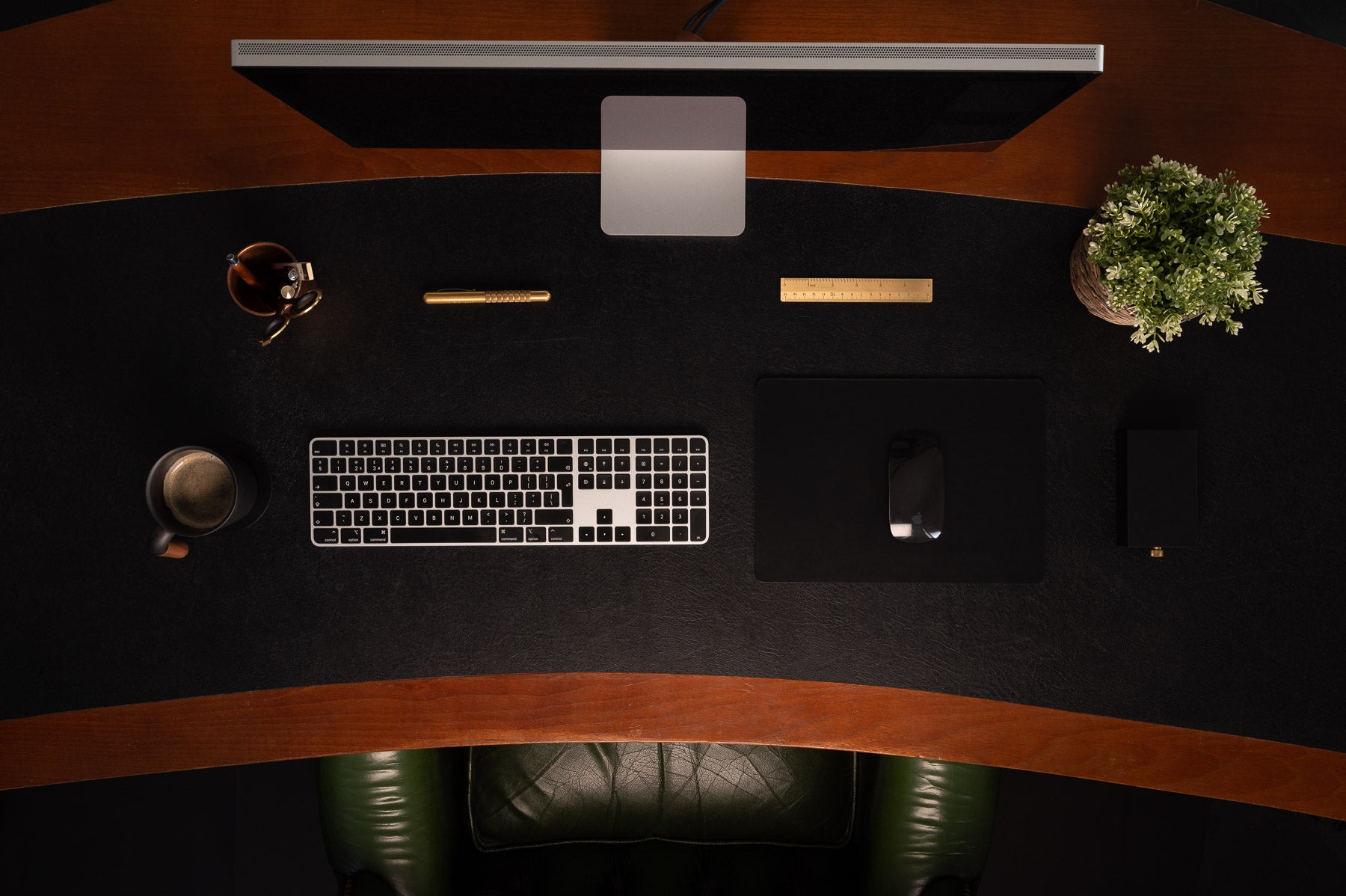 Black full-grain leather mouse pad — personalised — CarveOn, made in Ireland#Color_Black