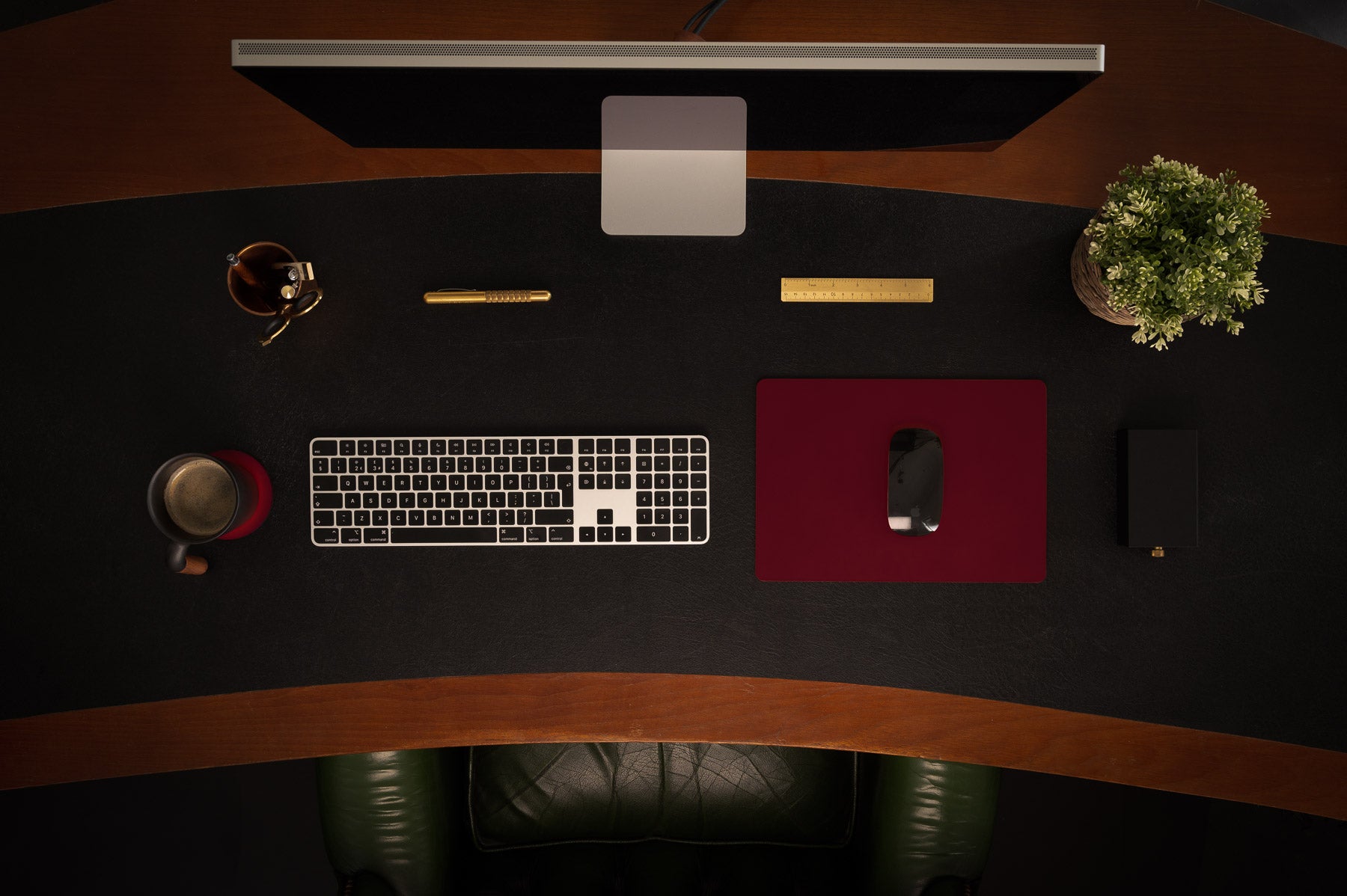 Burgundy full-grain leather mouse pad — personalised — CarveOn, made in Ireland#Color_Burgundy