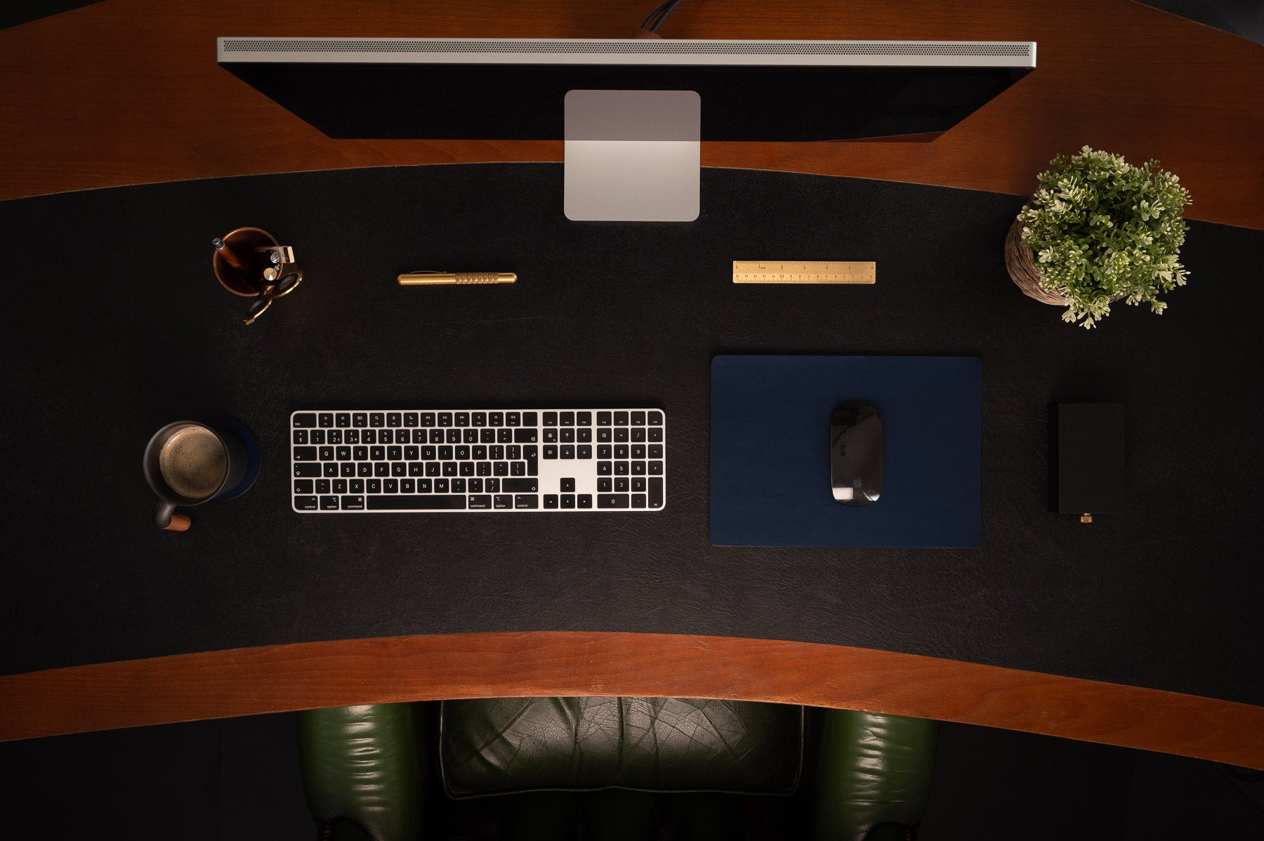 Navy full-grain leather mouse pad — personalised — CarveOn, made in Ireland#Color_Navy