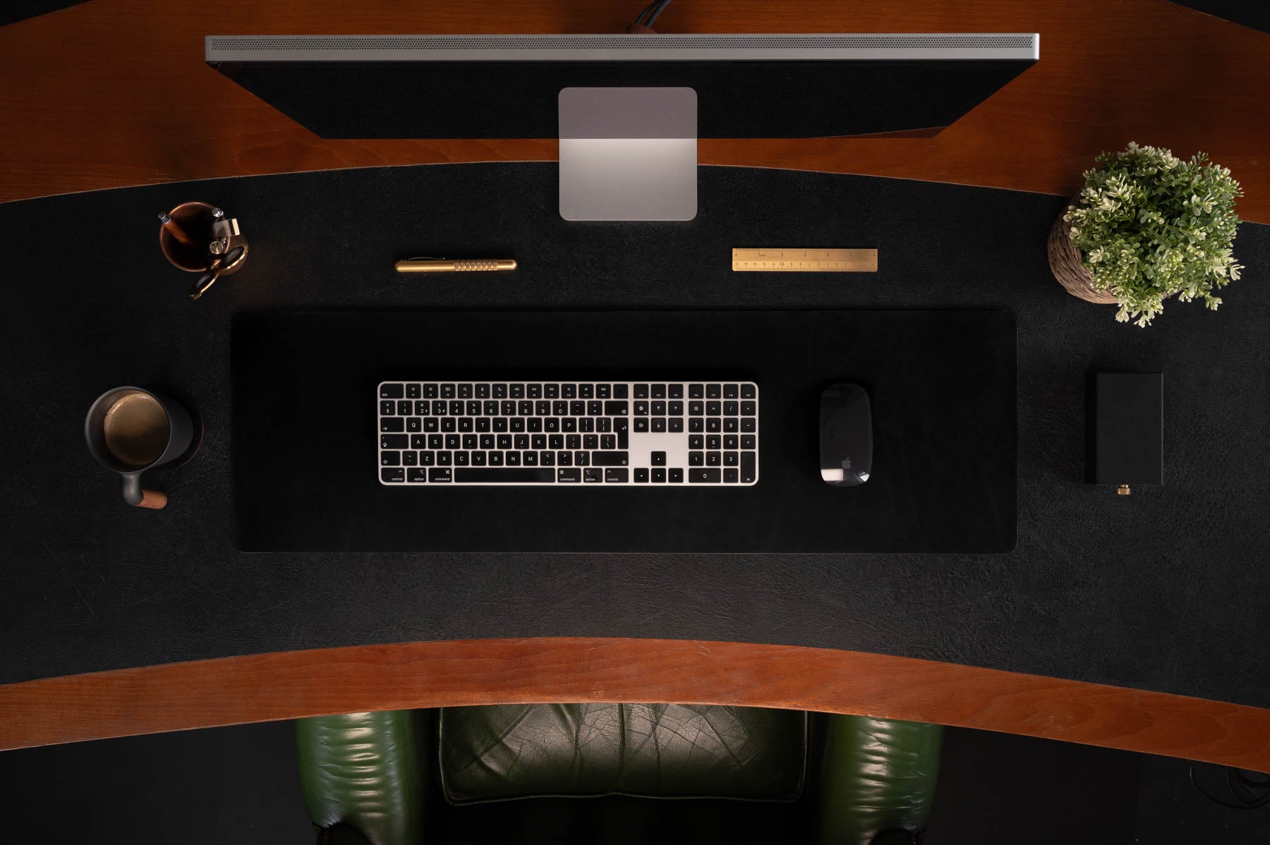 Black full-grain leather desk pad — personalised — CarveOn, made in Ireland#Color_Black